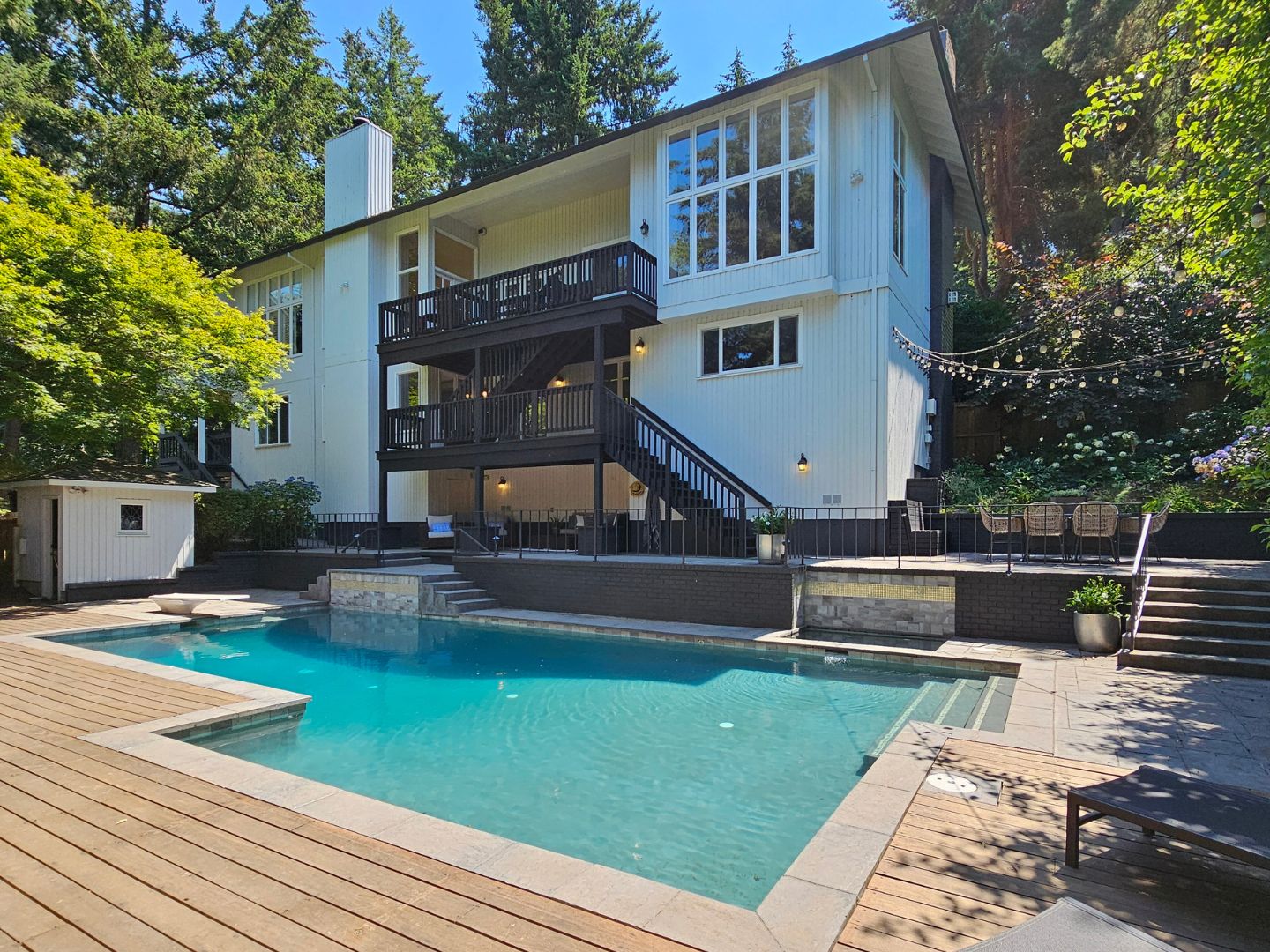 2337 Hillside Ln. Lake Oswego, OR 97034